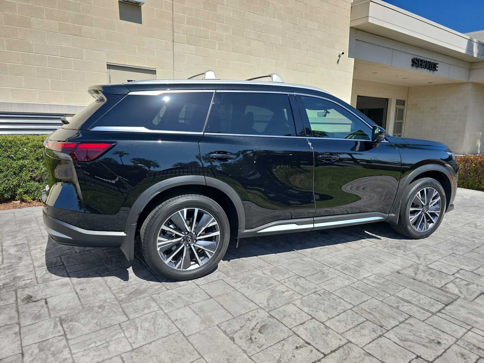 2026 INFINITI QX60 LUXE