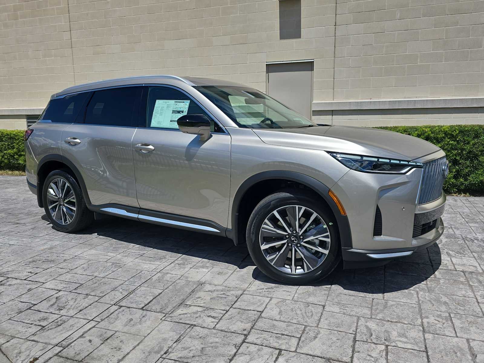 2026 INFINITI QX60 LUXE