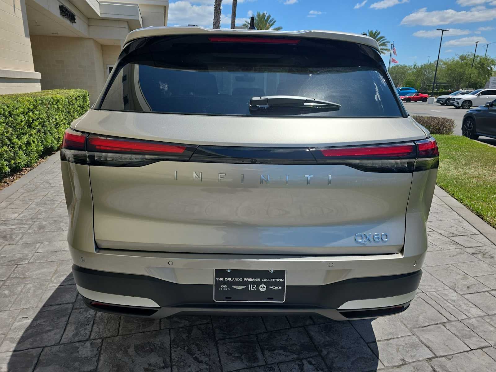 2026 INFINITI QX60 LUXE