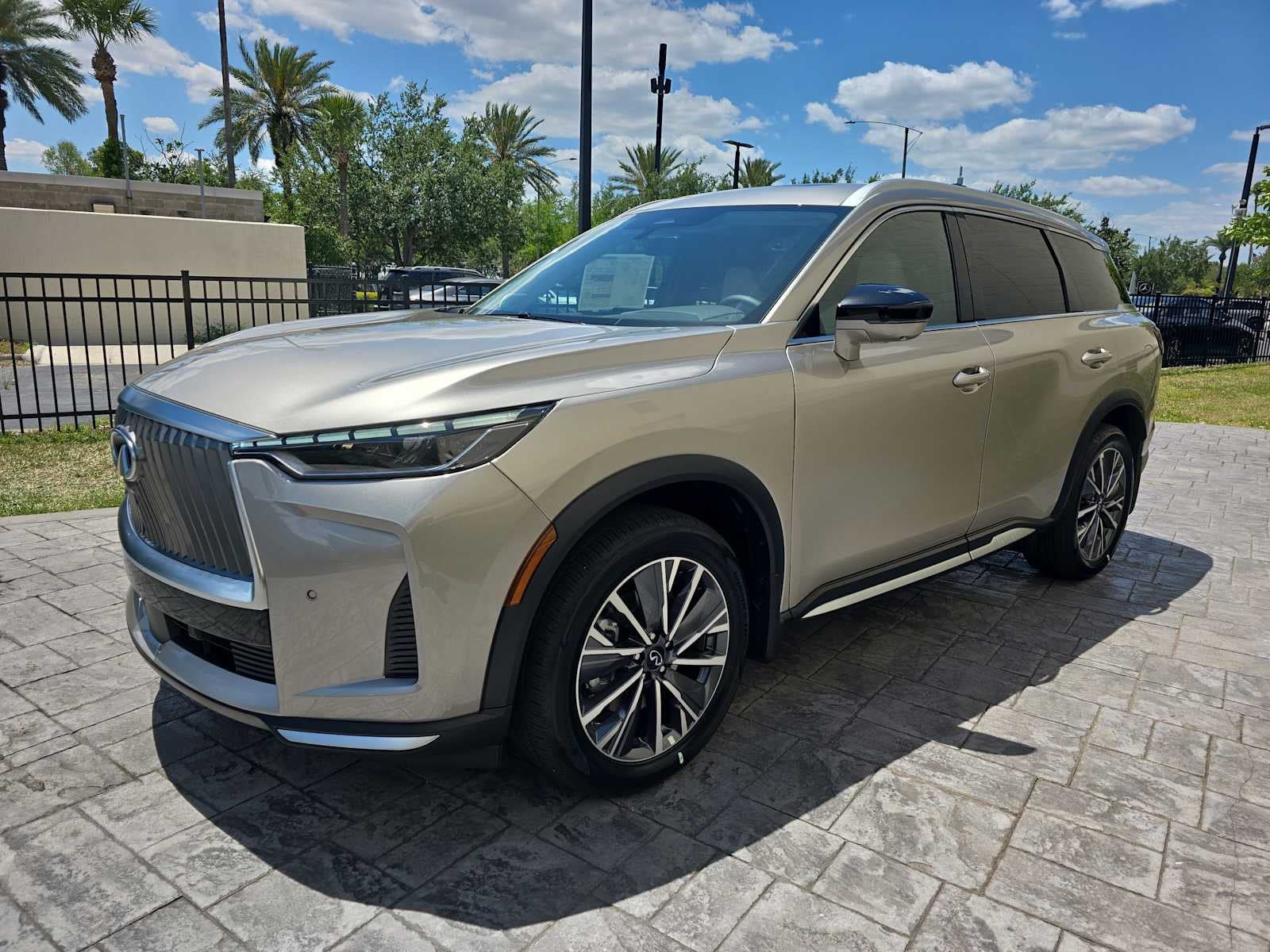 2026 INFINITI QX60 LUXE