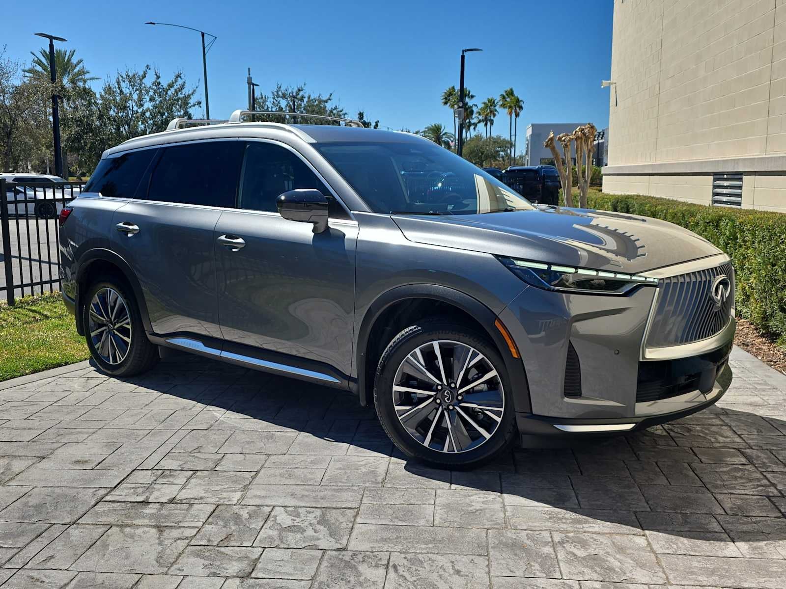 2026 INFINITI QX60 LUXE