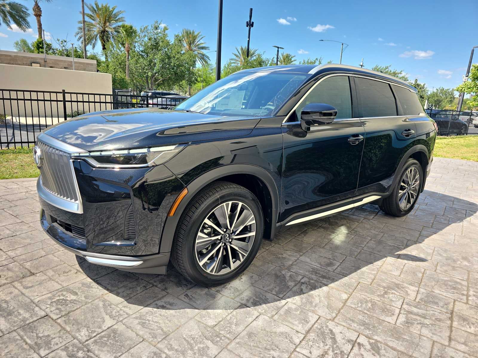 2026 INFINITI QX60 LUXE