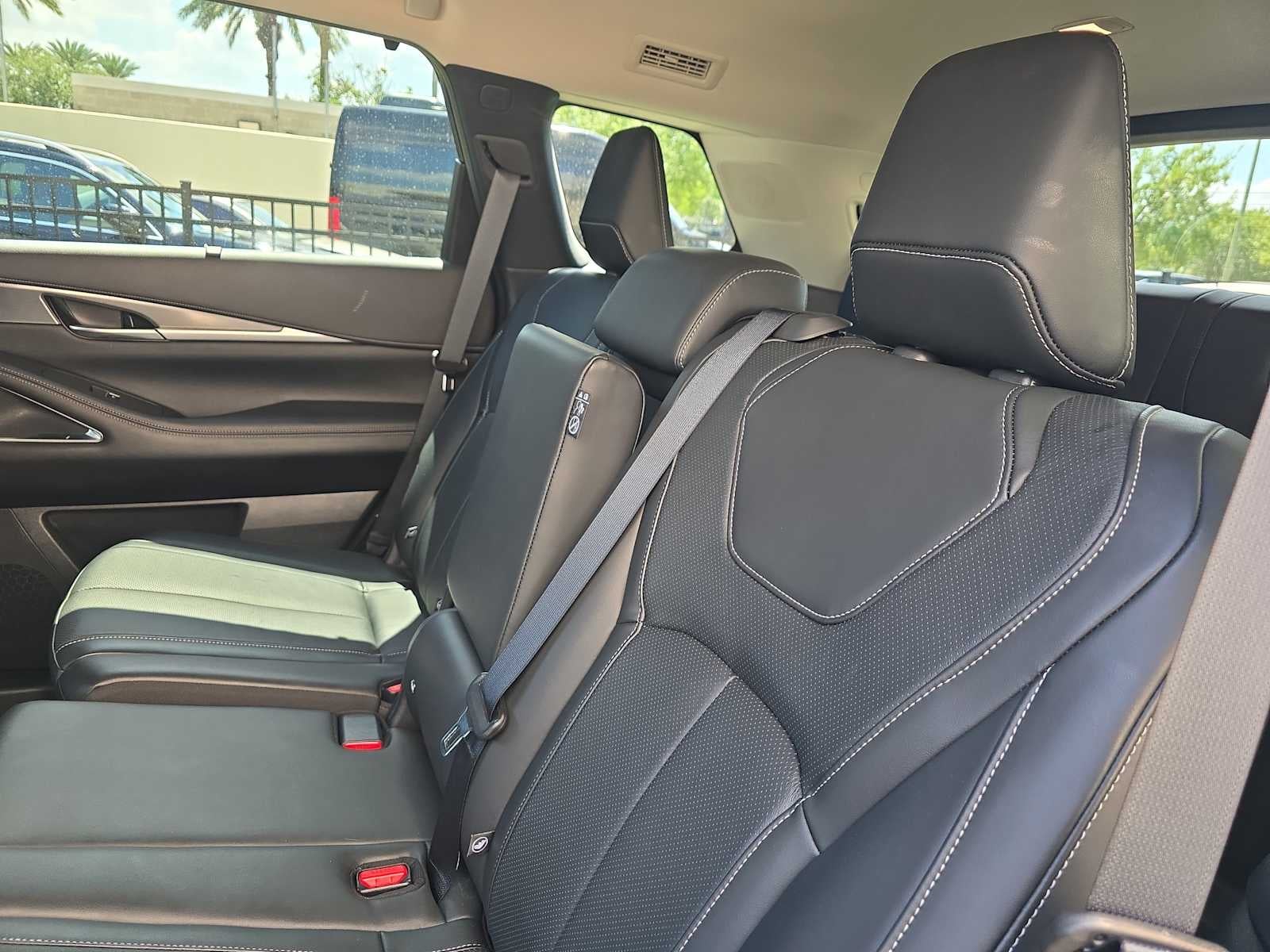 2025 INFINITI QX60 LUXE