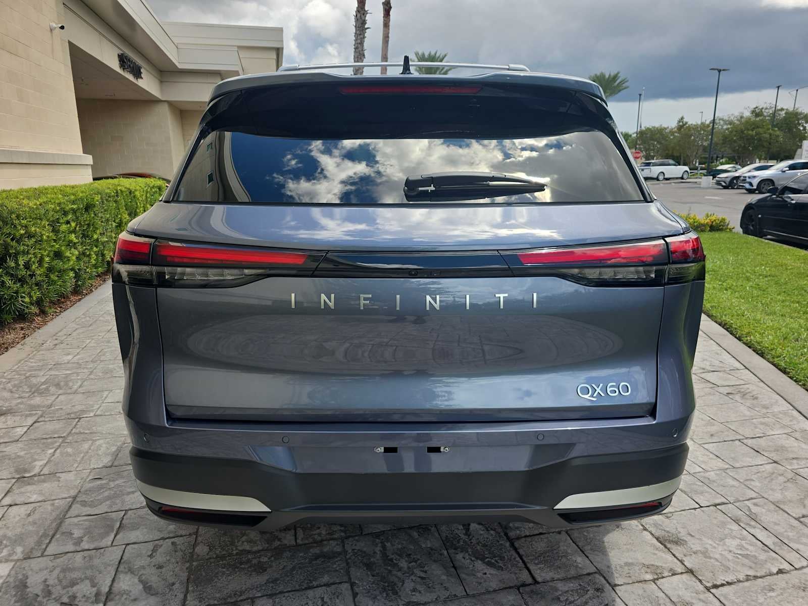 2026 INFINITI QX60 LUXE