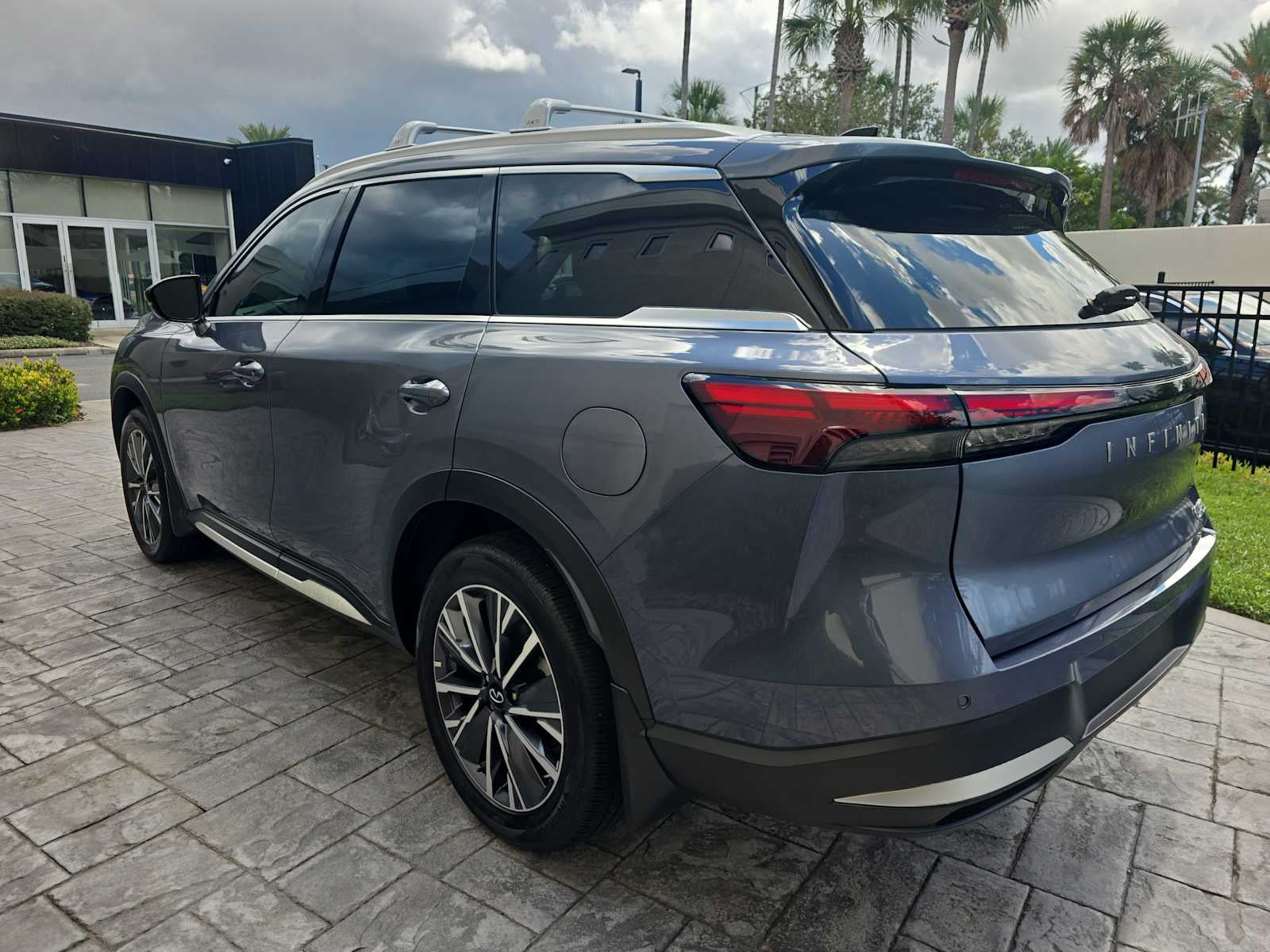 2026 INFINITI QX60 LUXE