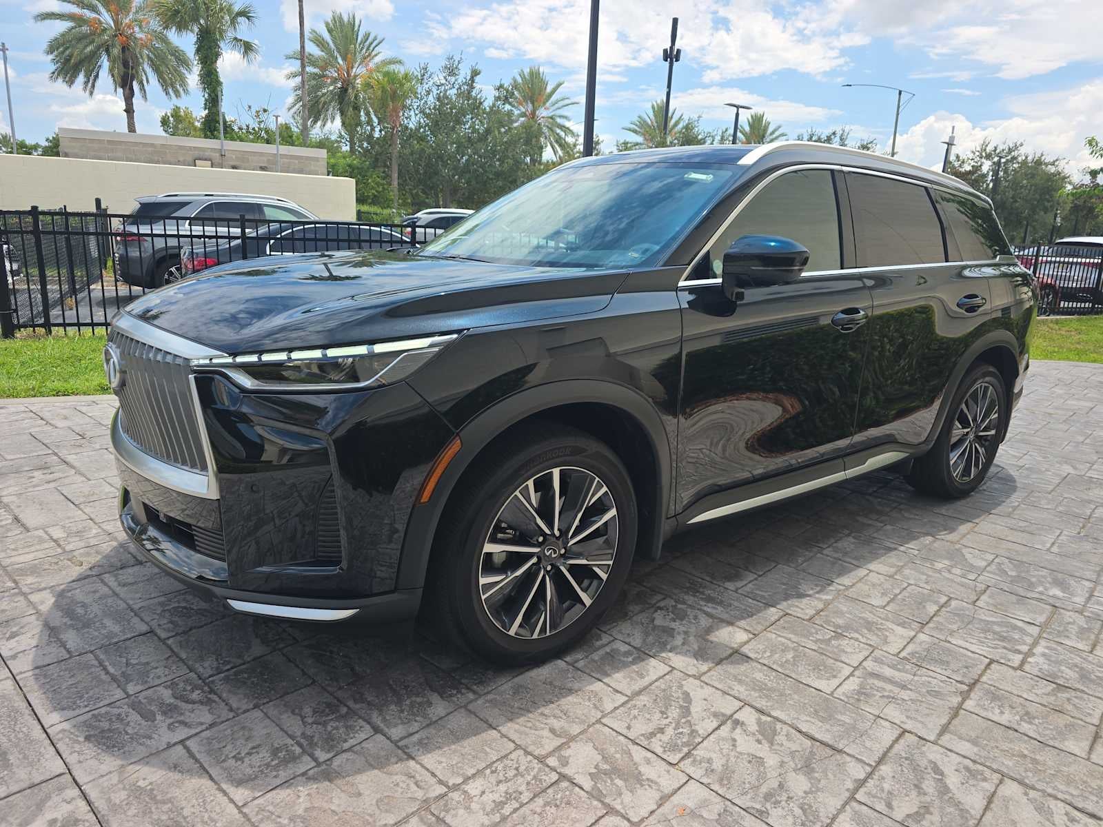2026 INFINITI QX60 LUXE