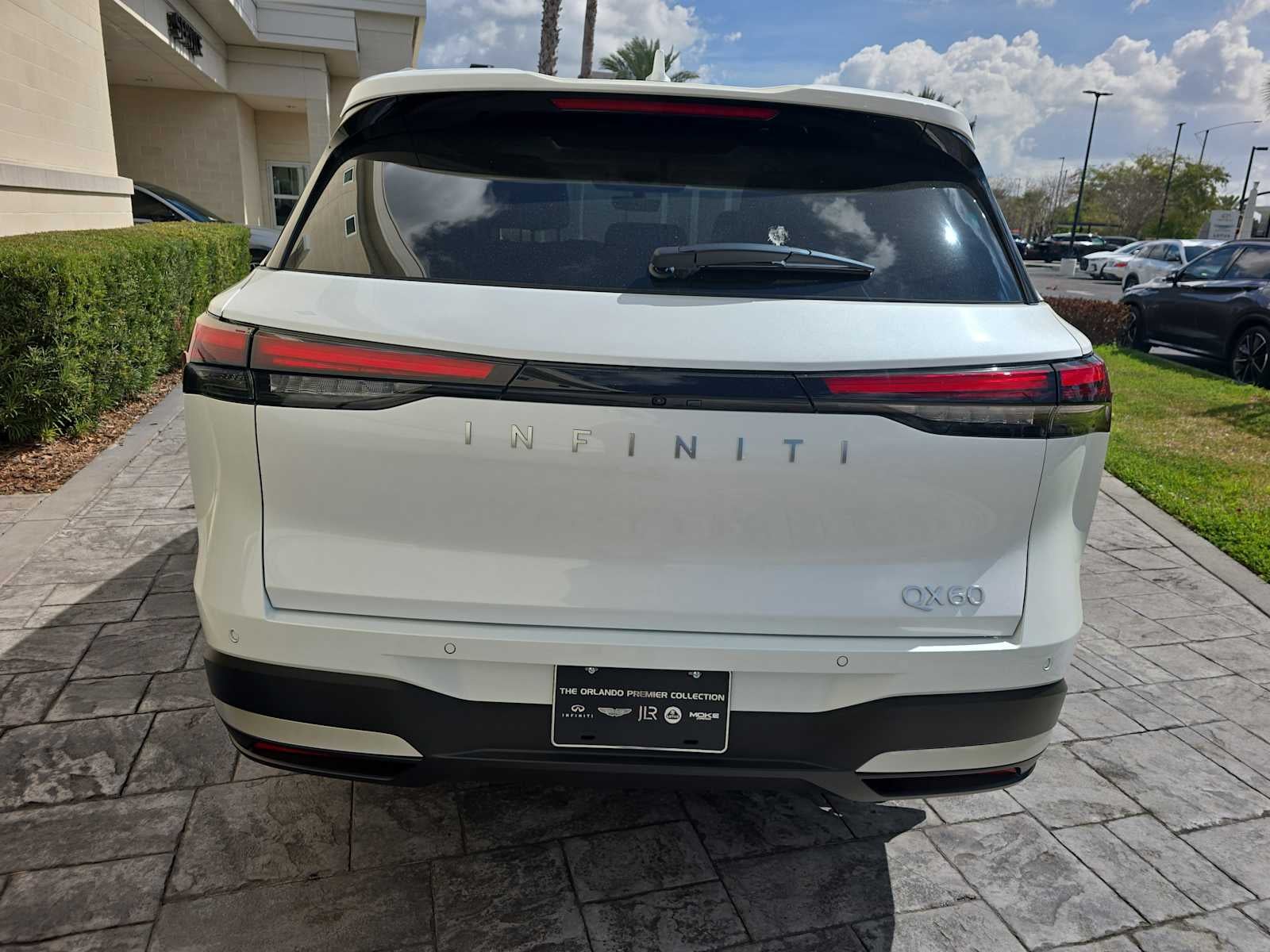 2026 INFINITI QX60 LUXE