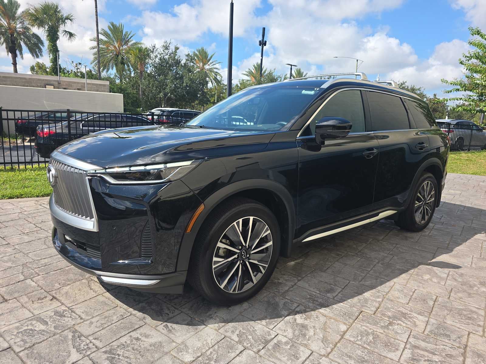 2026 INFINITI QX60 LUXE