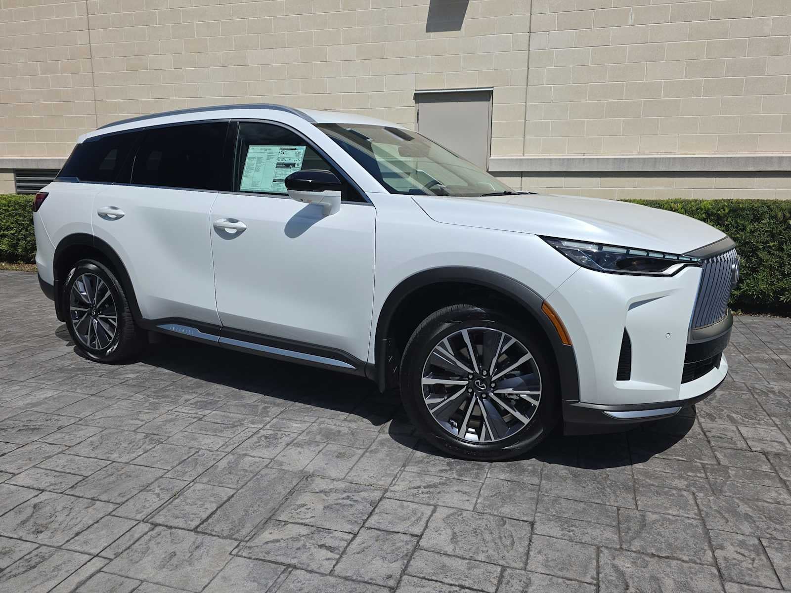2026 INFINITI QX60 LUXE