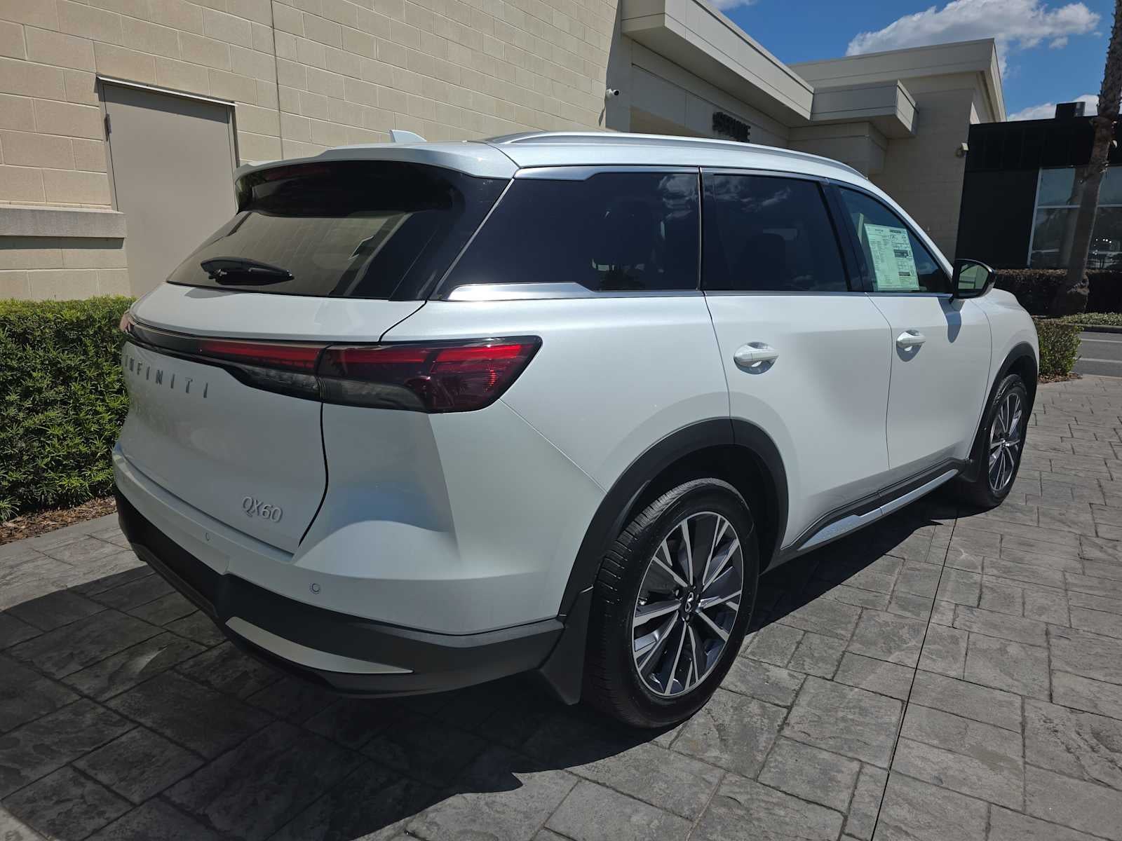 2026 INFINITI QX60 LUXE