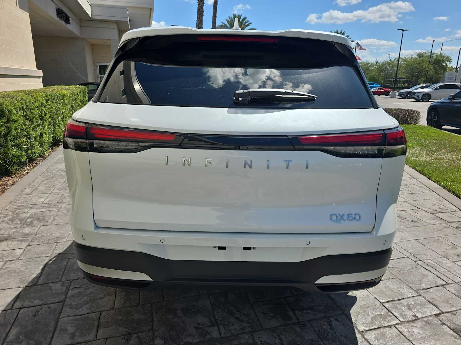 2026 INFINITI QX60 LUXE
