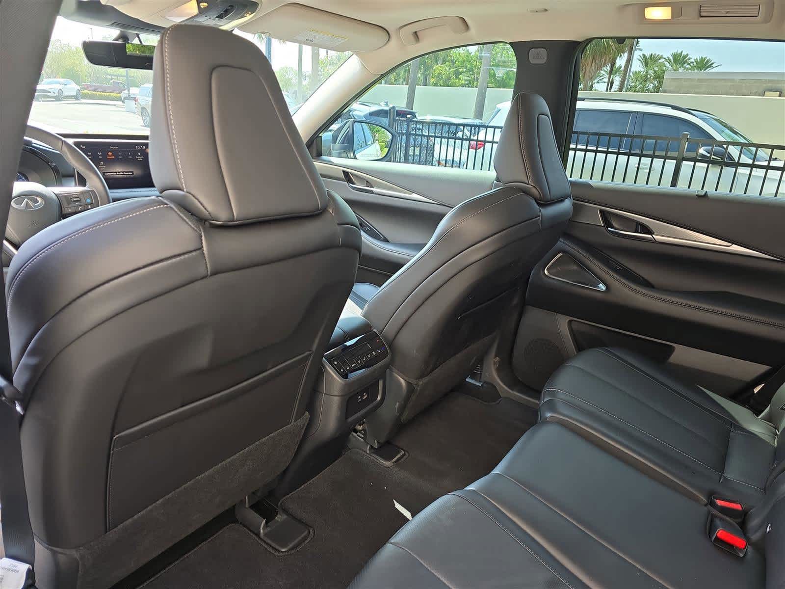 2025 INFINITI QX60 LUXE