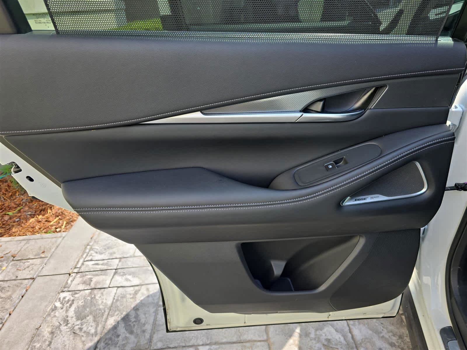 2025 INFINITI QX60 LUXE