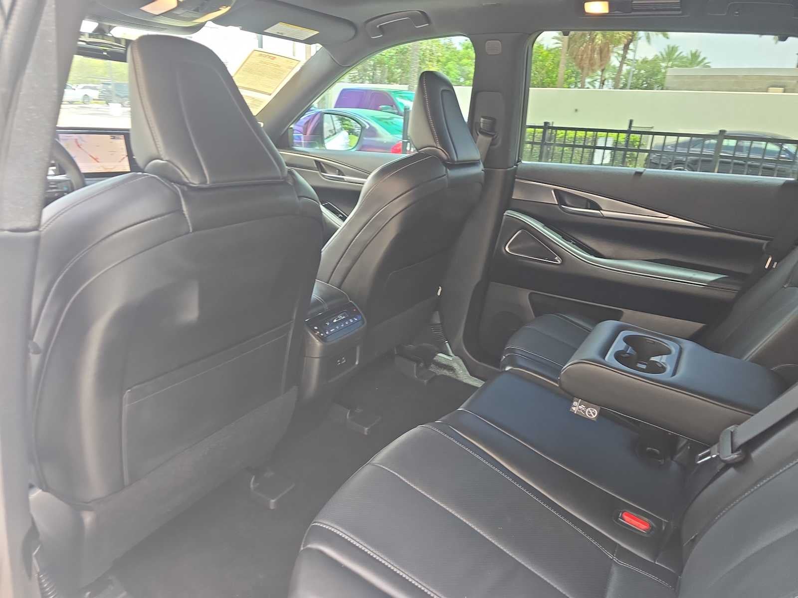 2025 INFINITI QX60 LUXE