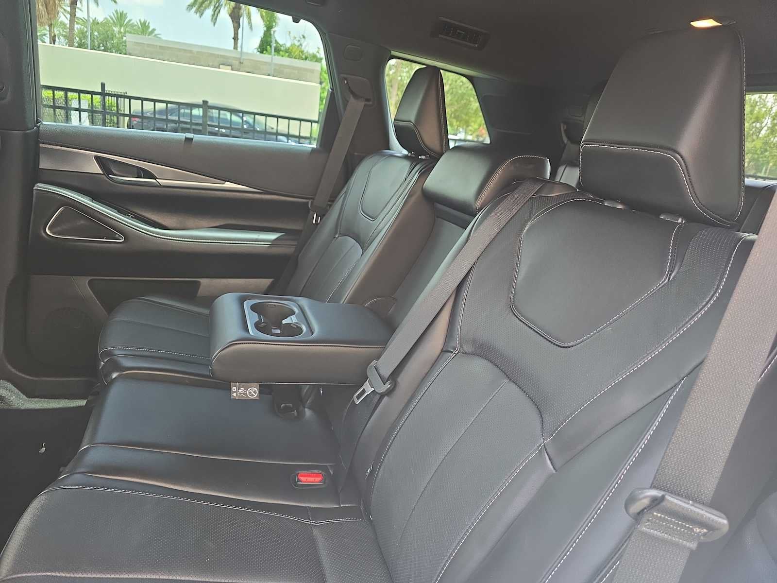 2025 INFINITI QX60 LUXE