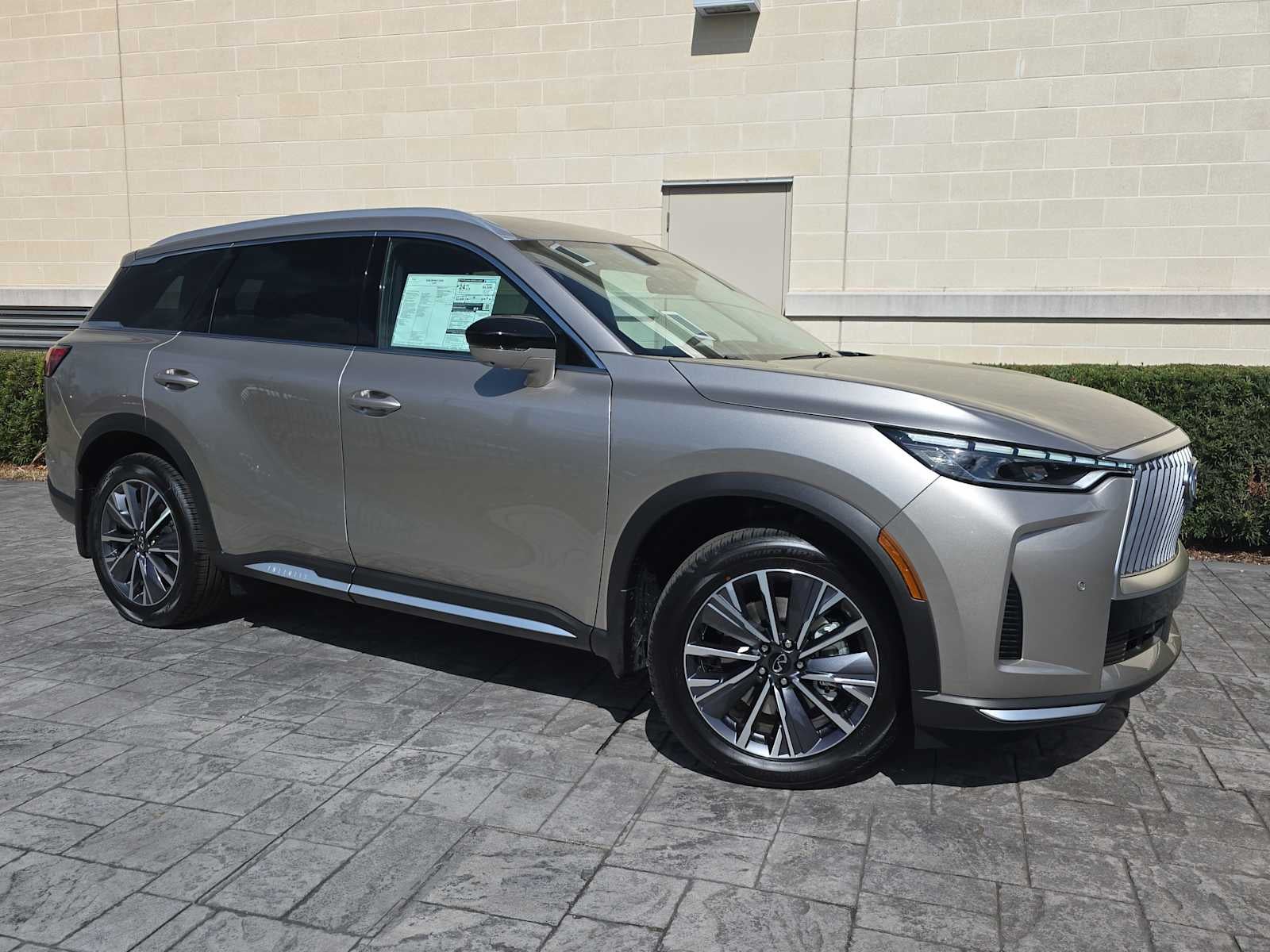 2026 INFINITI QX60 LUXE