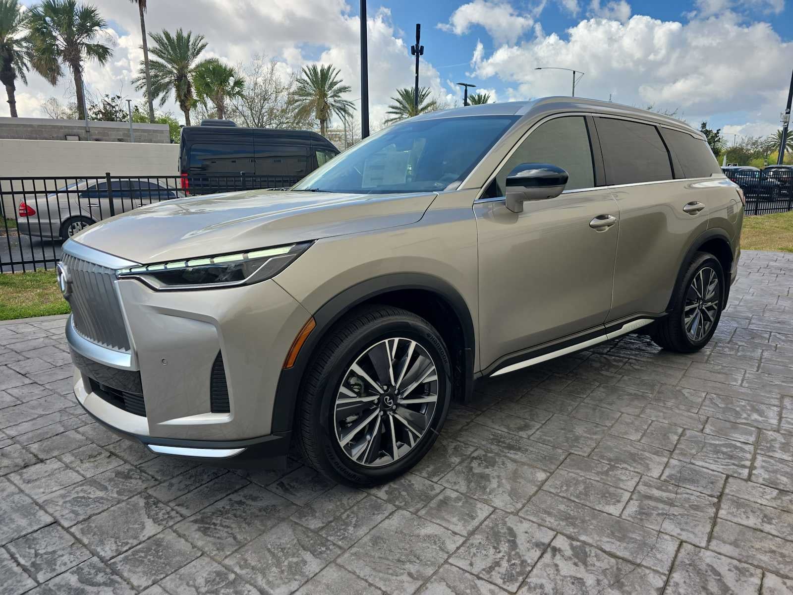 2026 INFINITI QX60 LUXE