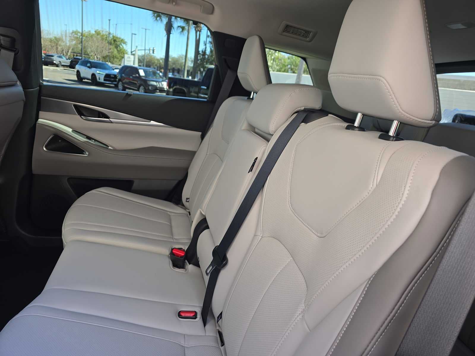 2026 INFINITI QX60 LUXE