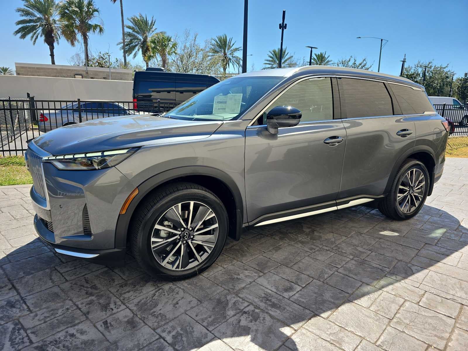 2026 INFINITI QX60 LUXE