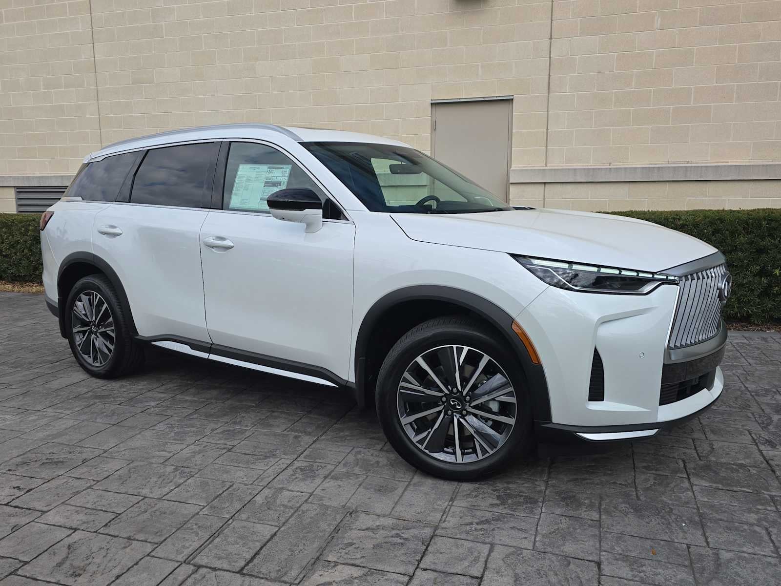 2026 INFINITI QX60 LUXE