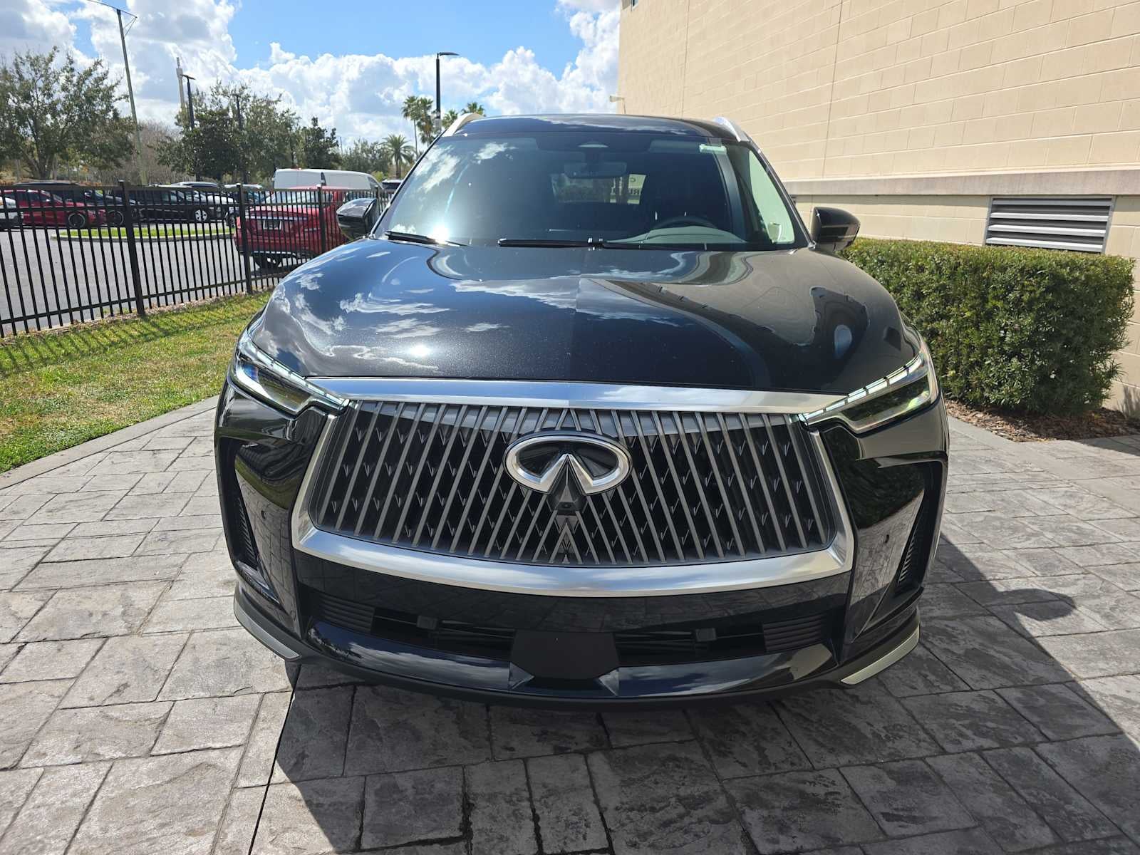 2026 INFINITI QX60 LUXE