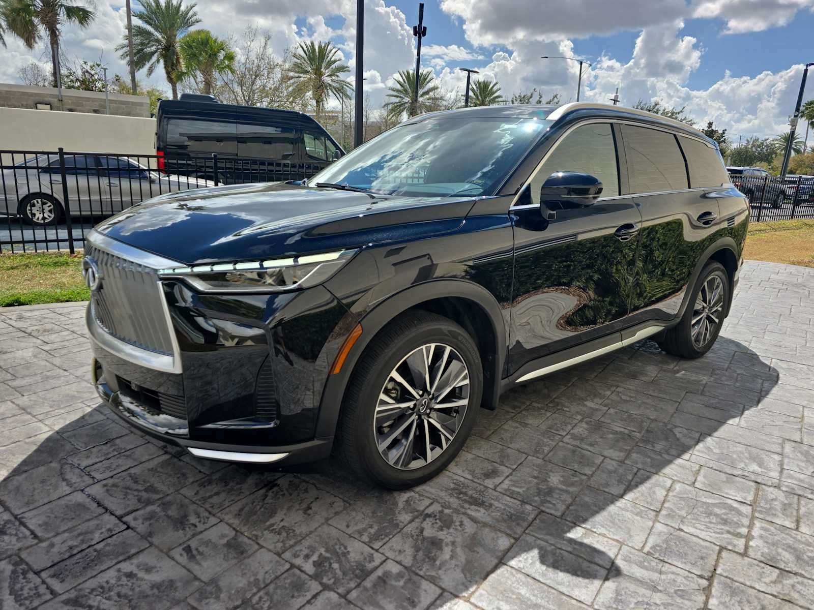 2026 INFINITI QX60 LUXE