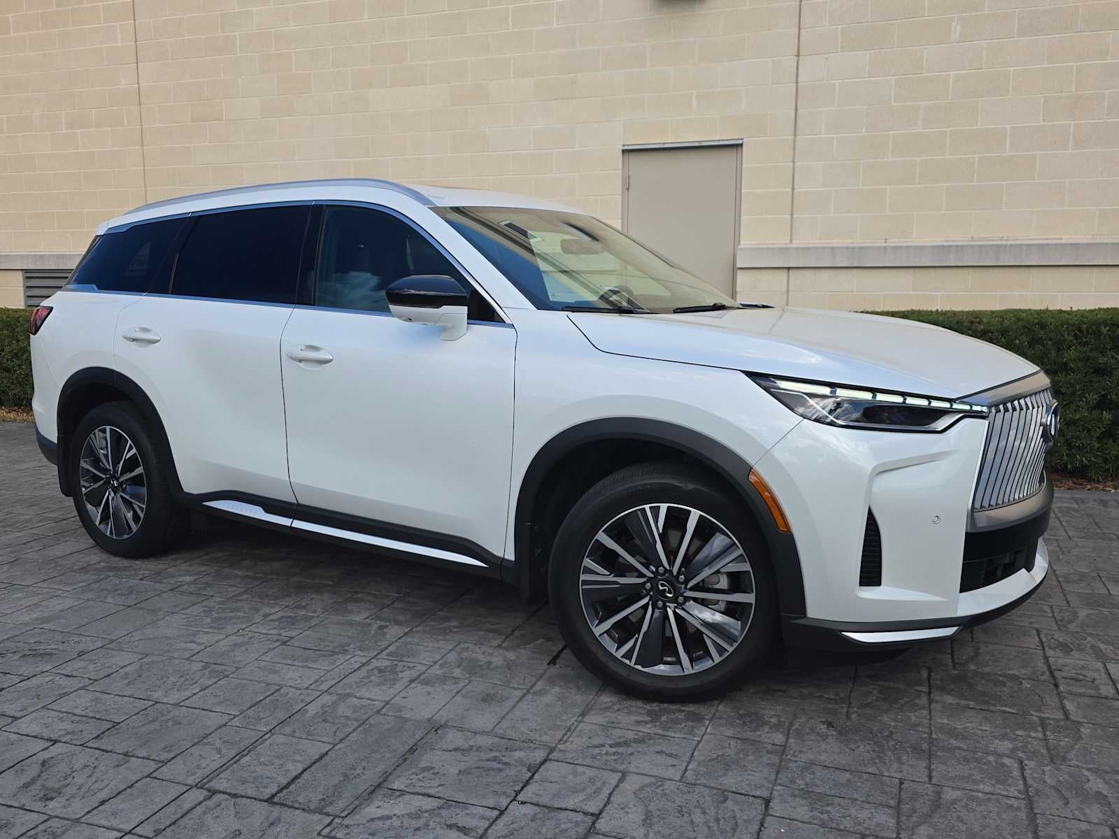 2026 INFINITI QX60 LUXE