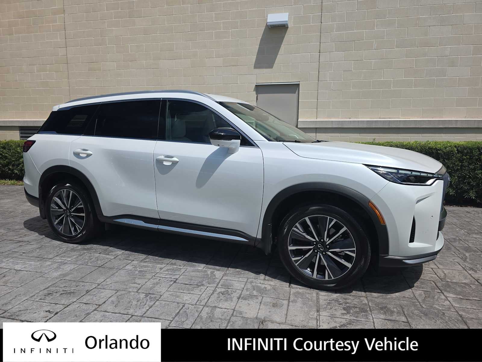 2026 INFINITI QX60 LUXE
