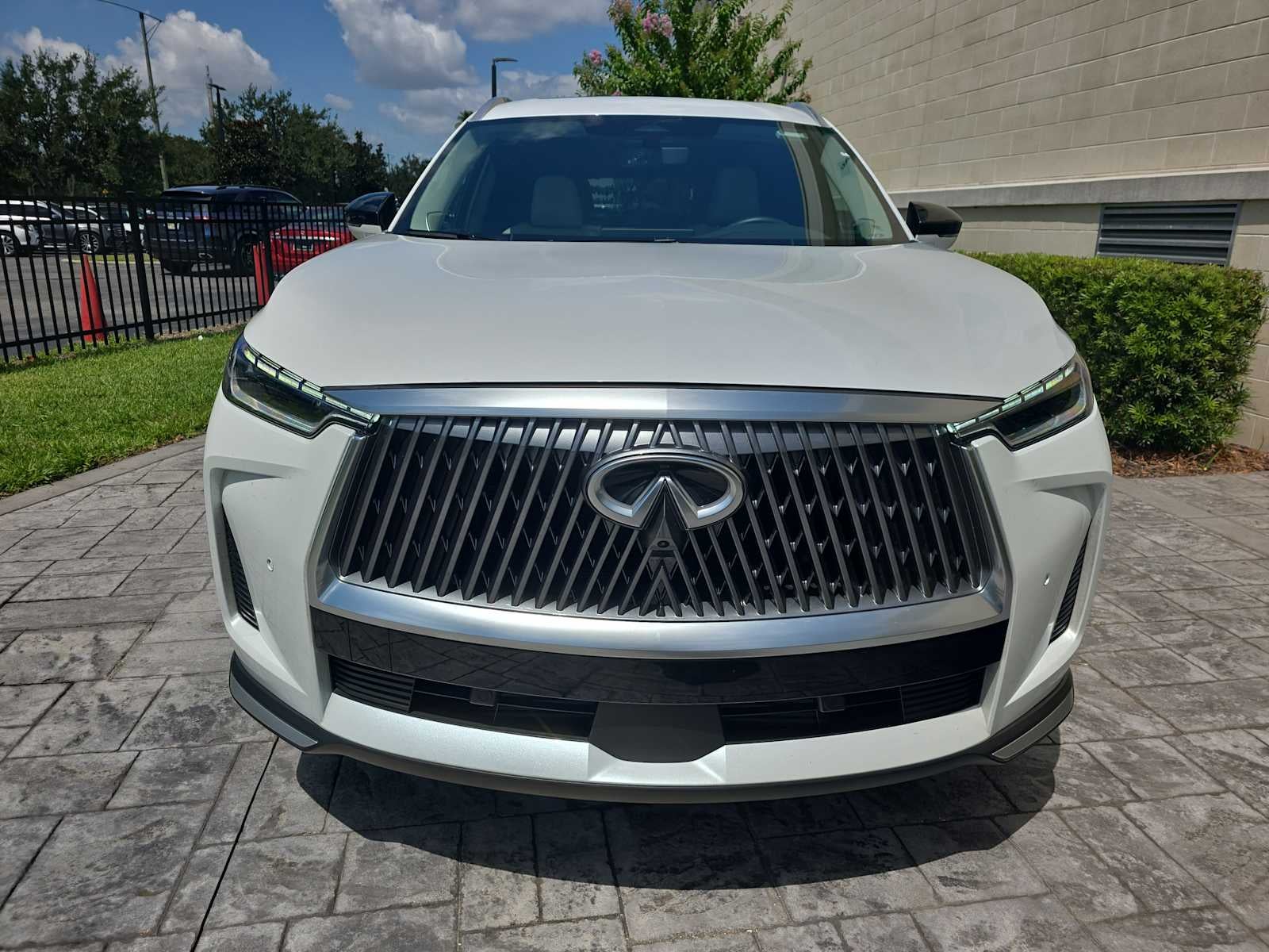 2026 INFINITI QX60 LUXE
