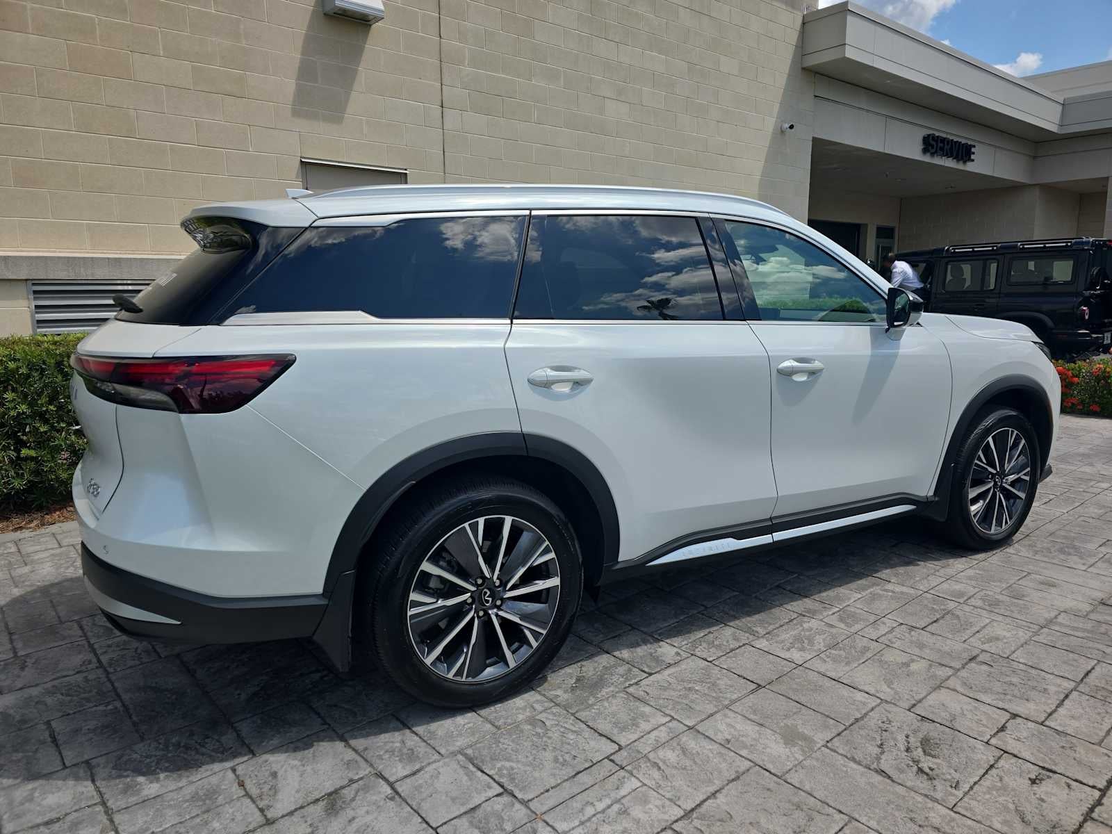 2026 INFINITI QX60 LUXE