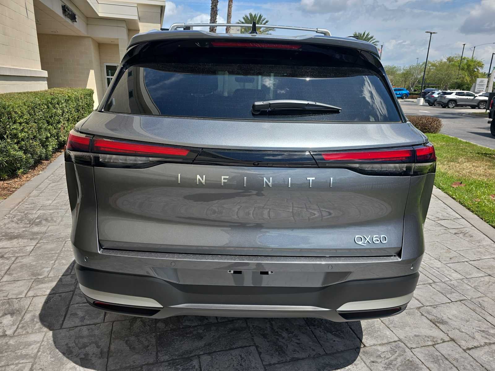 2026 INFINITI QX60 LUXE