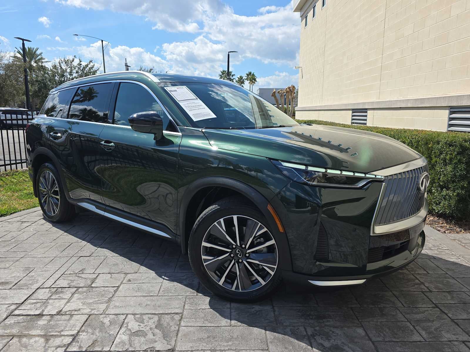 2026 INFINITI QX60 LUXE