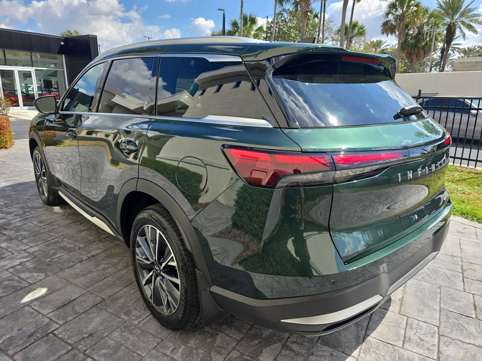 2026 INFINITI QX60 LUXE