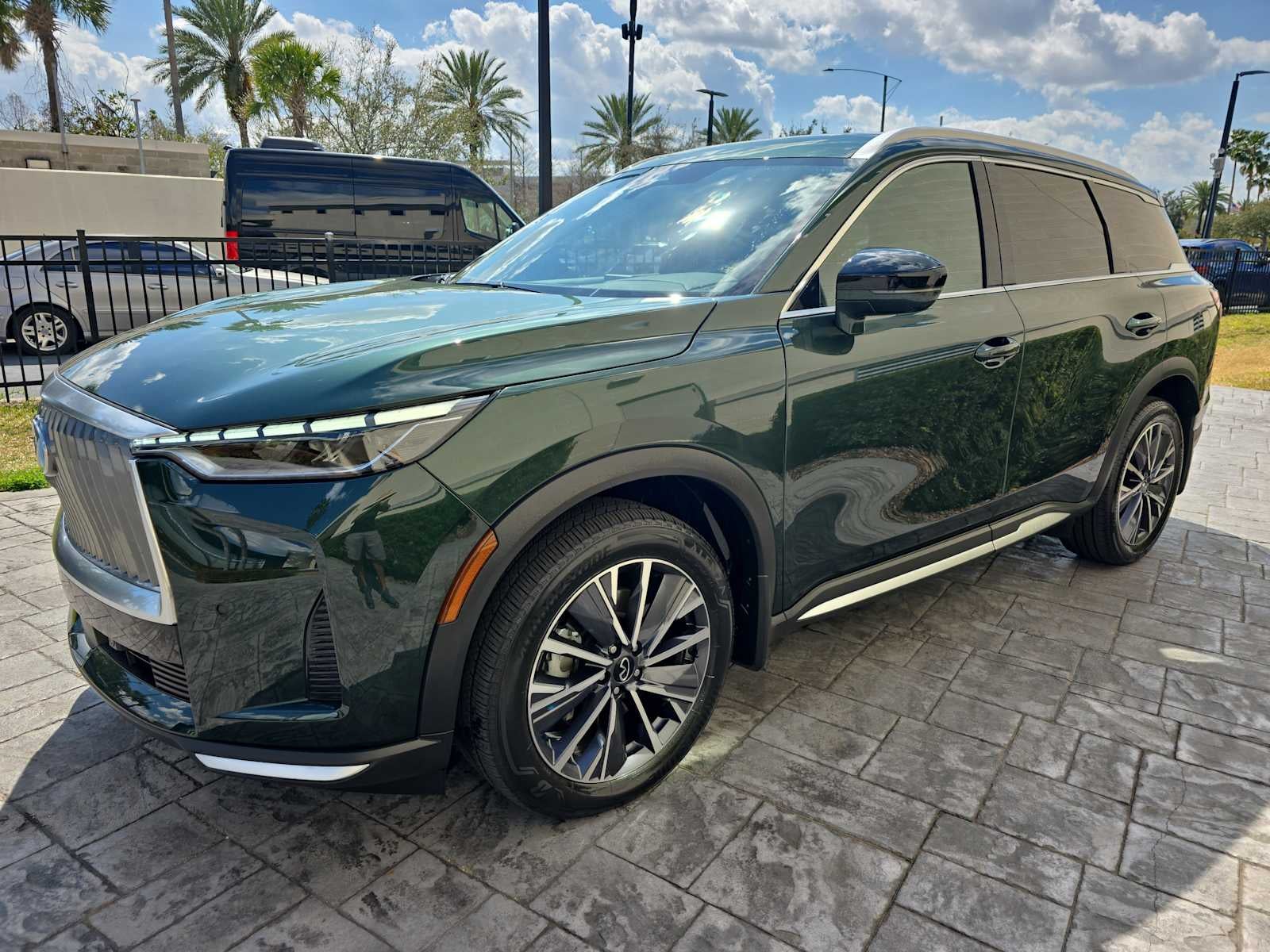 2026 INFINITI QX60 LUXE