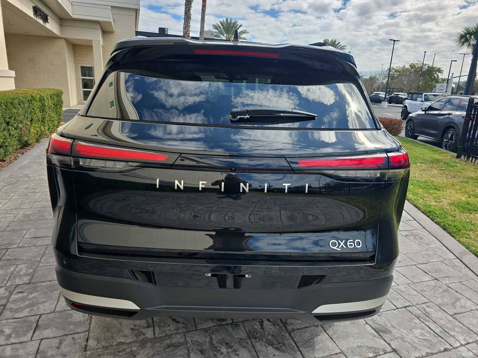 2026 INFINITI QX60 LUXE