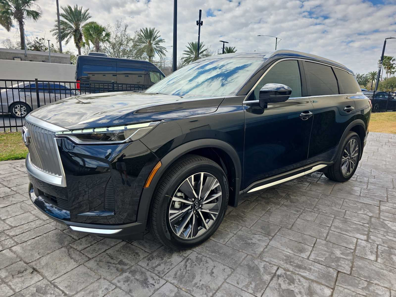 2026 INFINITI QX60 LUXE