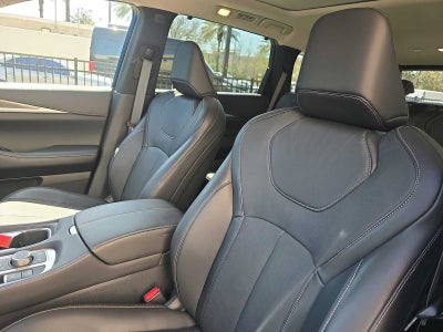 2025 INFINITI QX60 LUXE