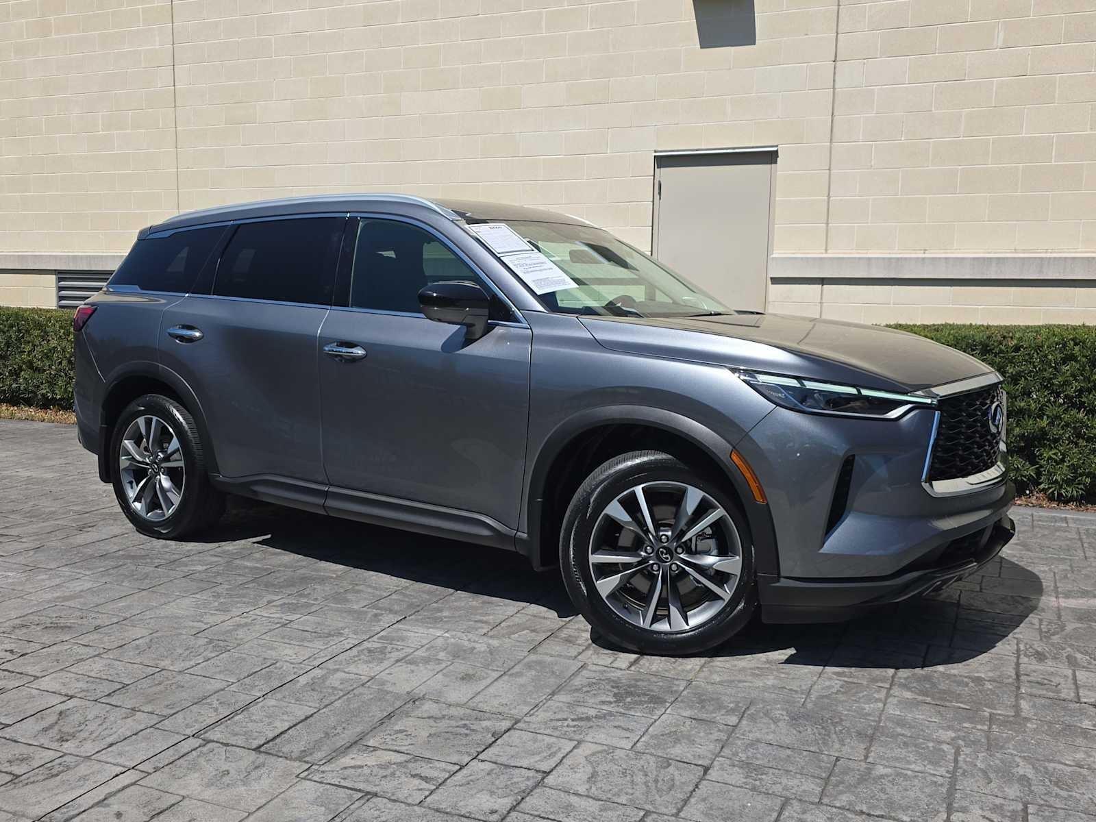 2025 INFINITI QX60 LUXE