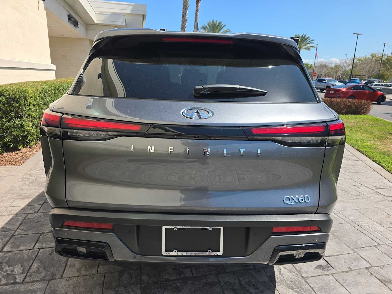 2025 INFINITI QX60 LUXE