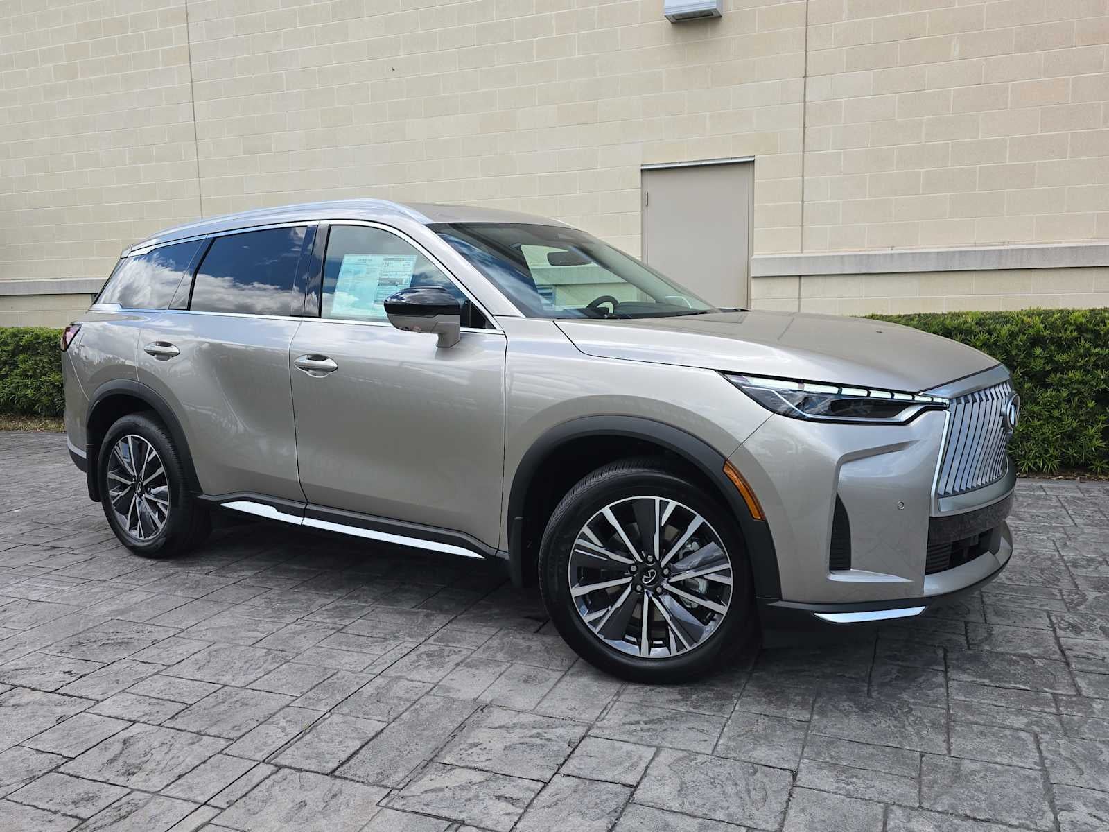 2026 INFINITI QX60 LUXE