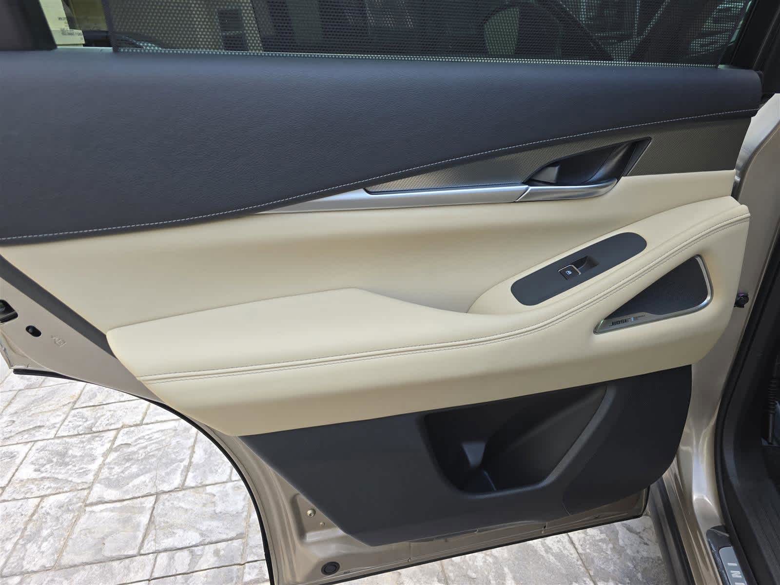 2025 INFINITI QX60 LUXE