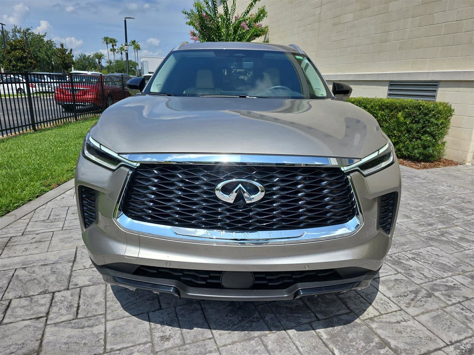 2025 INFINITI QX60 LUXE