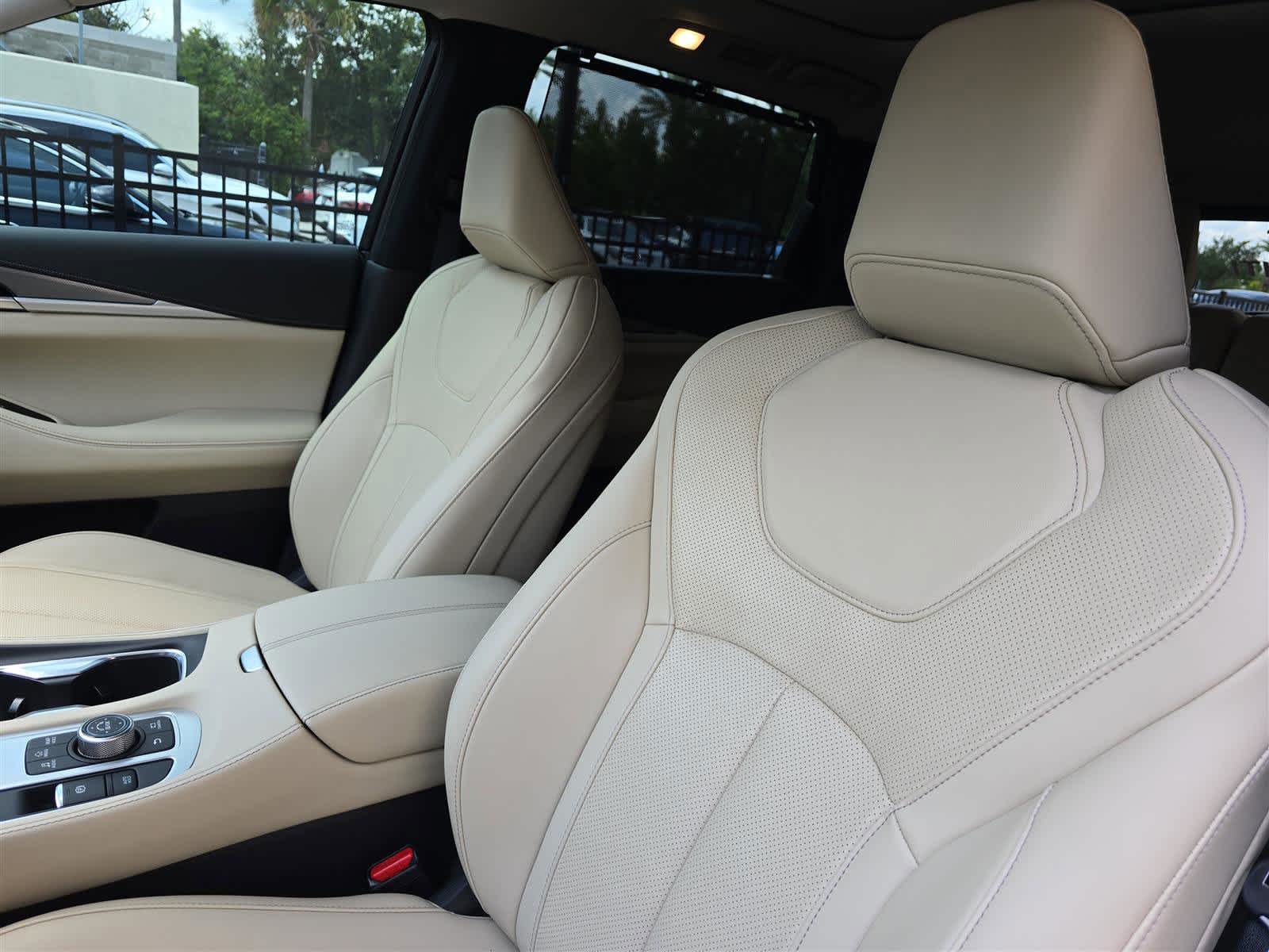 2025 INFINITI QX60 LUXE