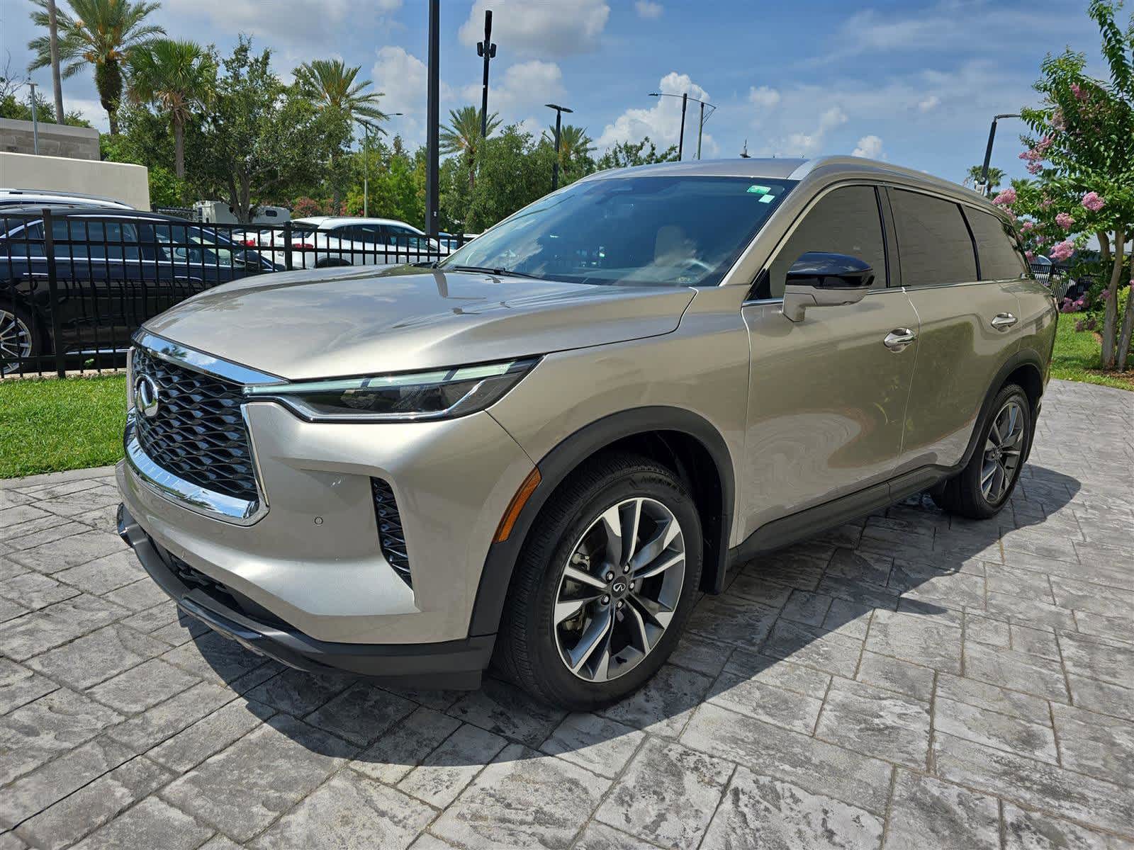 2025 INFINITI QX60 LUXE
