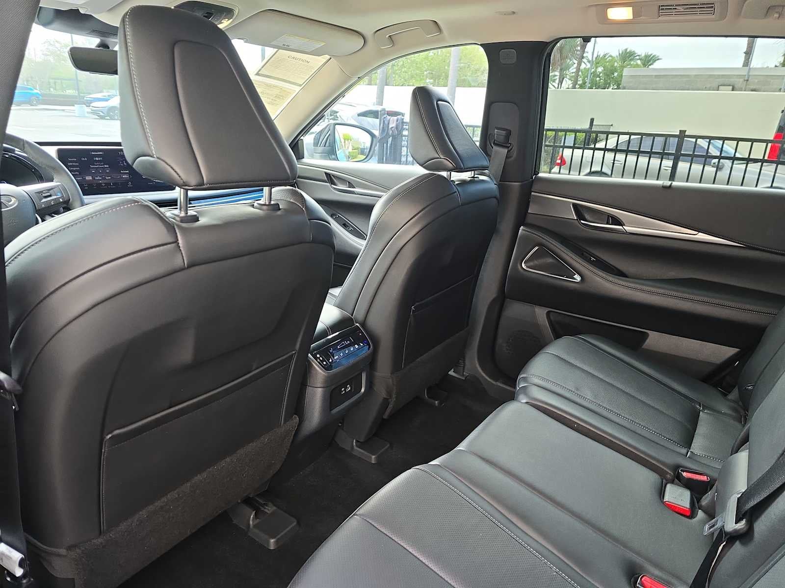 2025 INFINITI QX60 LUXE