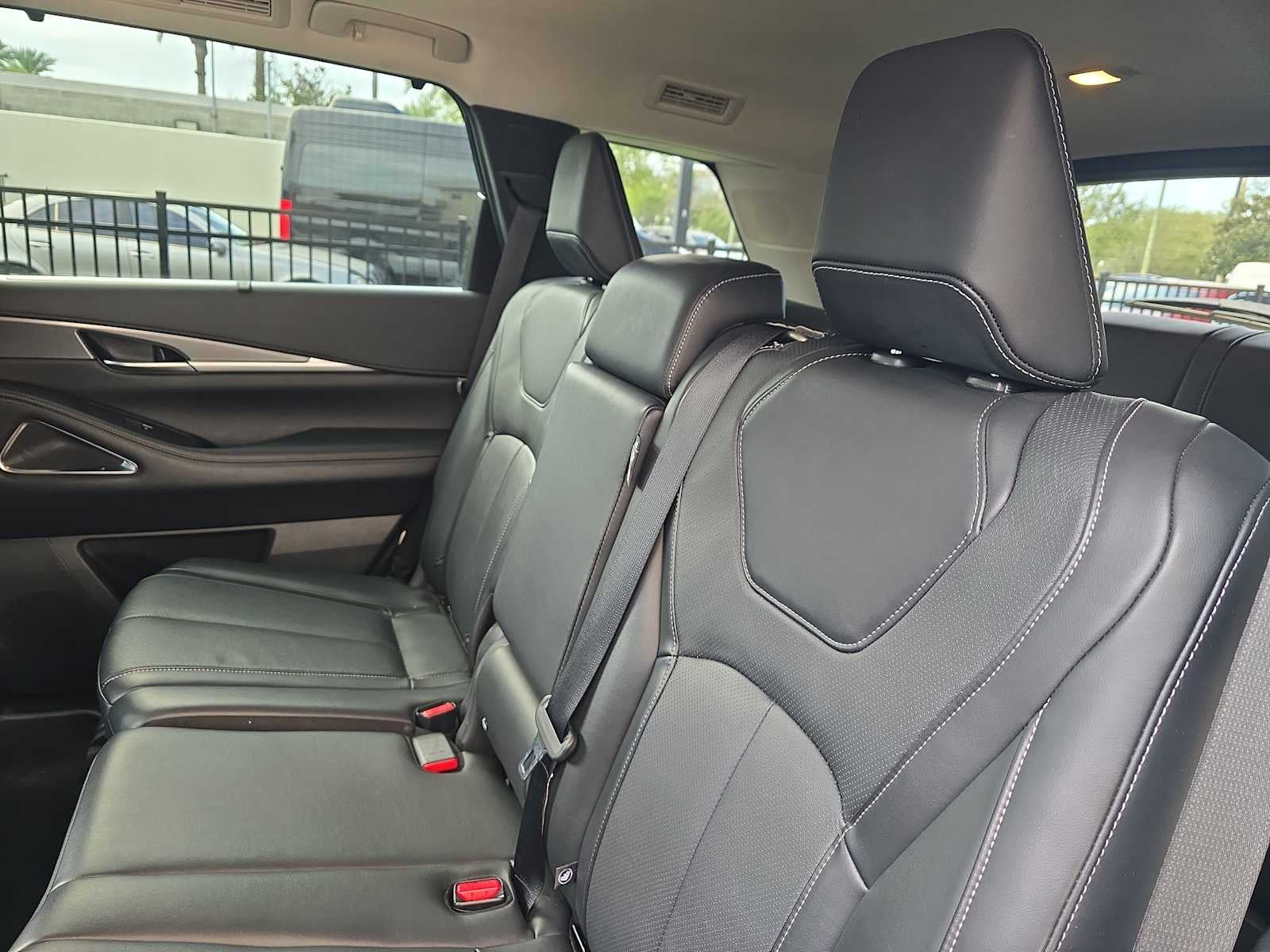 2025 INFINITI QX60 LUXE