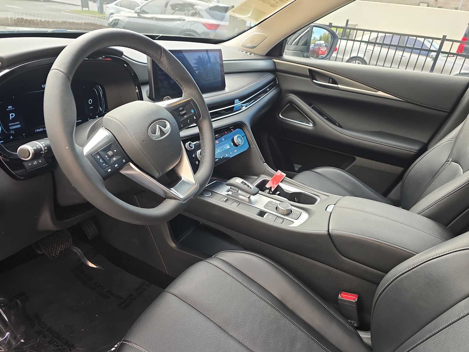 2025 INFINITI QX60 LUXE