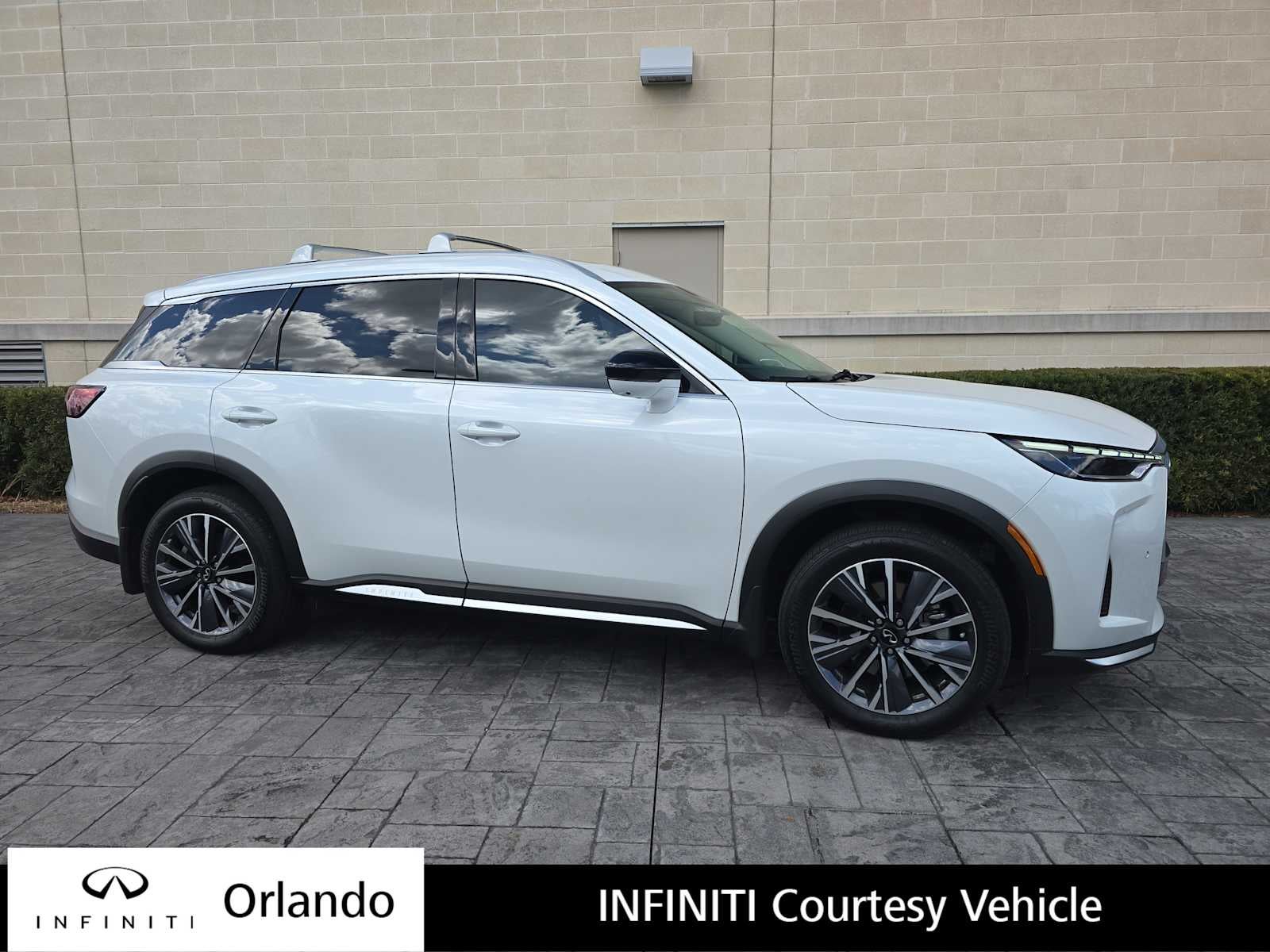 2026 INFINITI QX60 LUXE