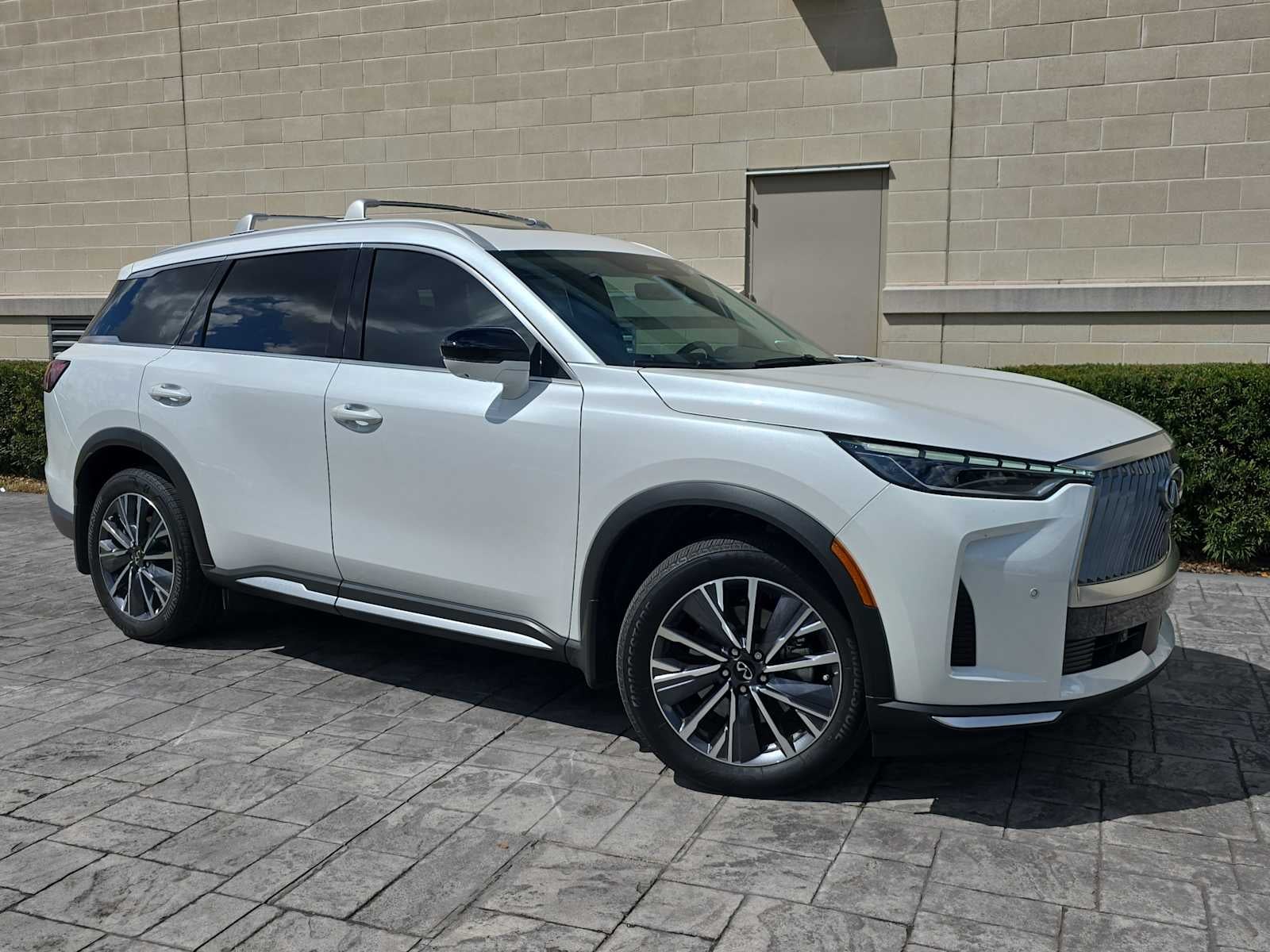 2026 INFINITI QX60 LUXE