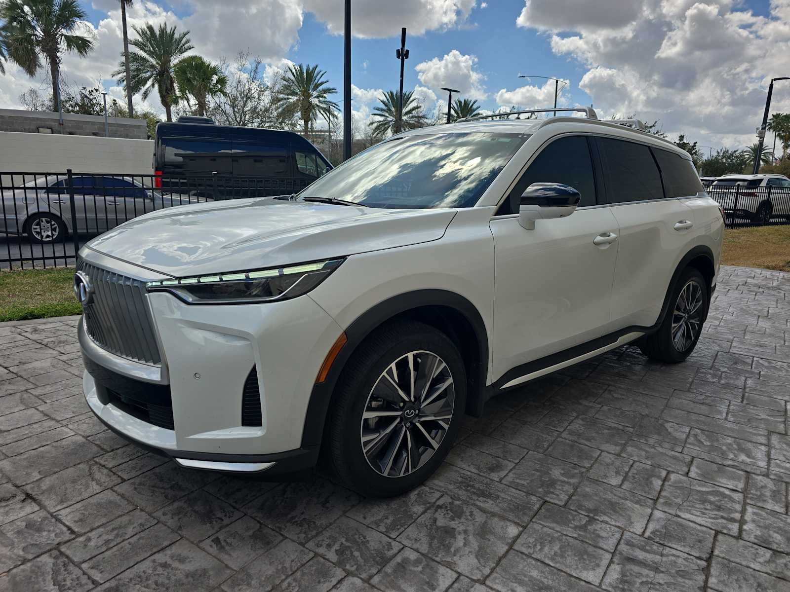 2026 INFINITI QX60 LUXE